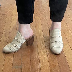 size 8.5 cream colored mule